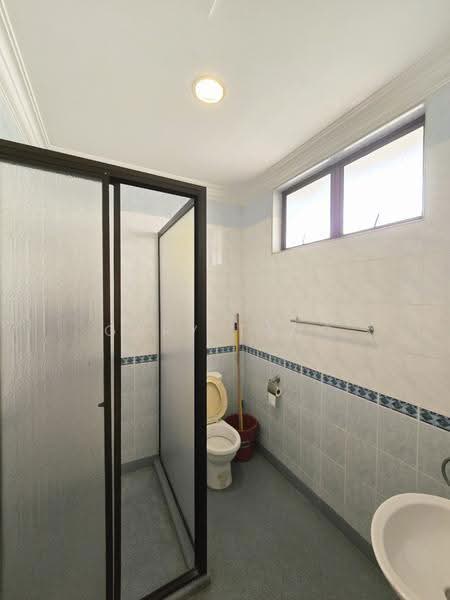 Rumah Berkembar untuk Dijual di New Pasir Puteh (Ipoh) - Gary Tang - Bathroom - PropertyGuru.com.my