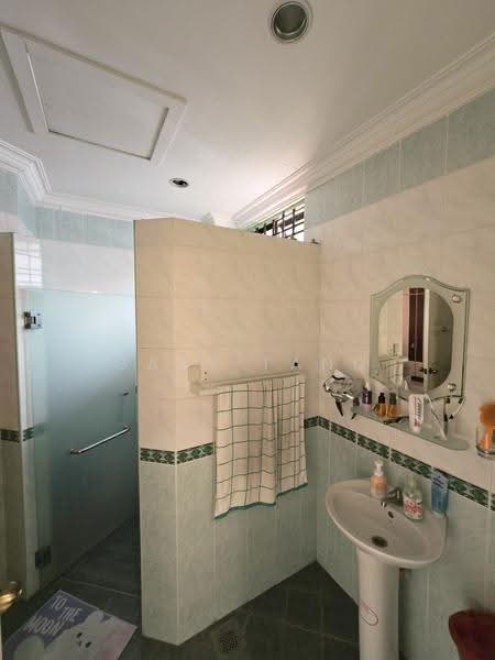 Rumah Berkembar untuk Dijual di New Pasir Puteh (Ipoh) - Gary Tang - Bathroom - PropertyGuru.com.my