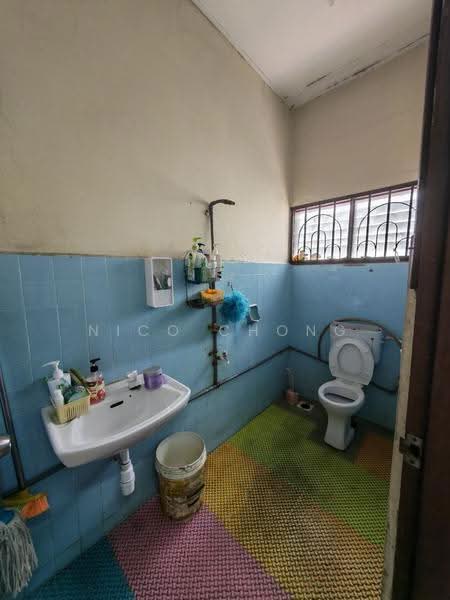 Rumah Teres 2-Tingkat untuk Dijual di Taman Johor Jaya (Johor Bahru) - Nico Chong - Bathroom - PropertyGuru.com.my