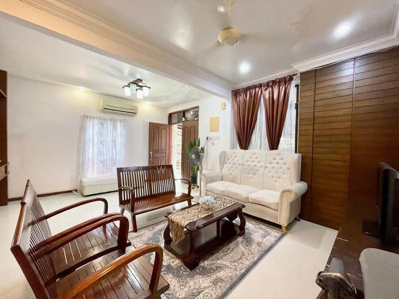 Semi-Detached House for Sale in Pantai Jerejak (Bayan Lepas) - Welwits Sim - Living Room - PropertyGuru.com.my