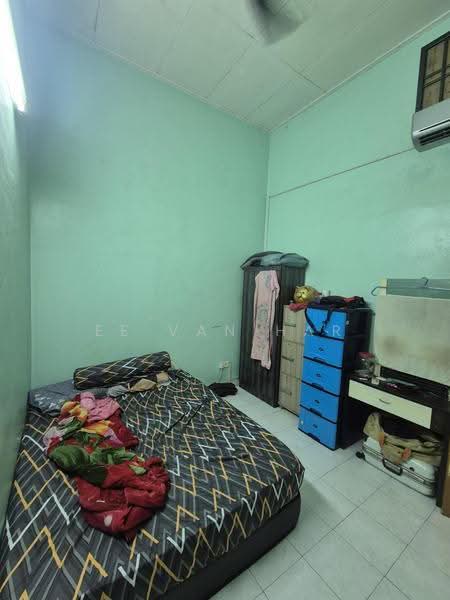 1-storey Terraced House for Sale in Taman Nusa Jaya Mas (Iskandar Puteri (Nusajaya)) - Ee Van Har - Bedroom - PropertyGuru.com.my