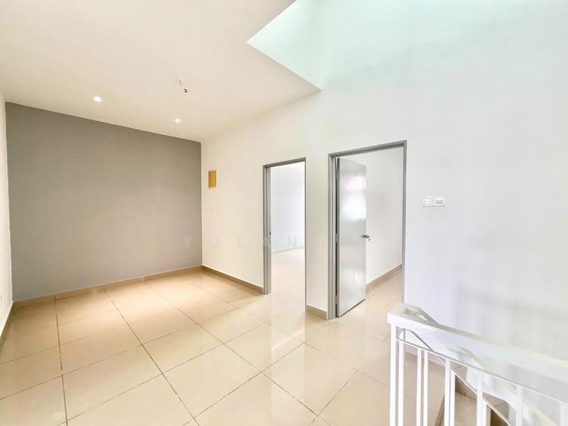 Rumah Teres 2-Tingkat untuk Dijual di Taman Pulai Hijauan (Skudai) - Yoland . - Living Room - PropertyGuru.com.my
