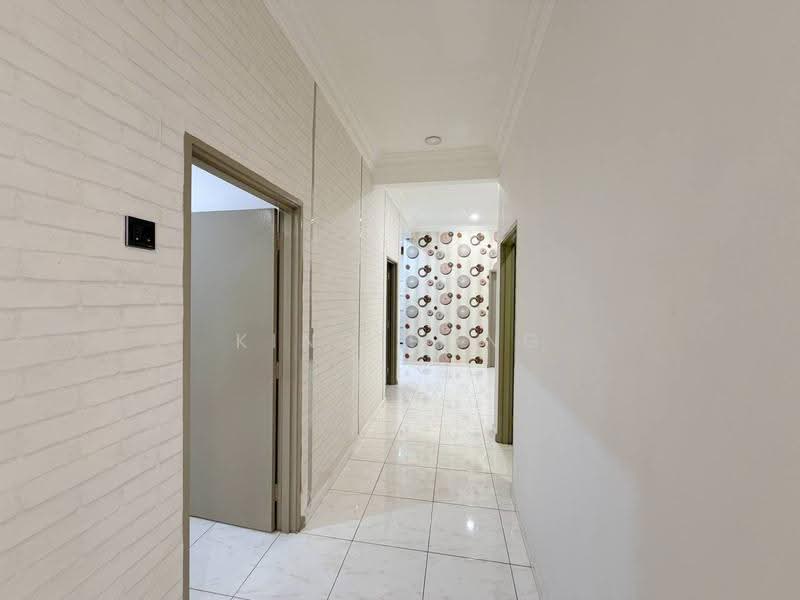 Semi-Detached House for Sale in Taman Rambai Harmoni (Bukit Rambai) - King Song - Corridor - PropertyGuru.com.my