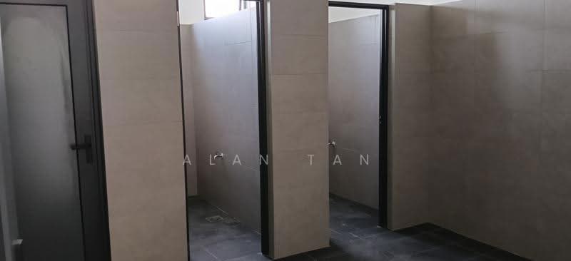 Gudang untuk Disewa di Kota Kemuning (Shah Alam) - Alan Tan - Bathroom - PropertyGuru.com.my