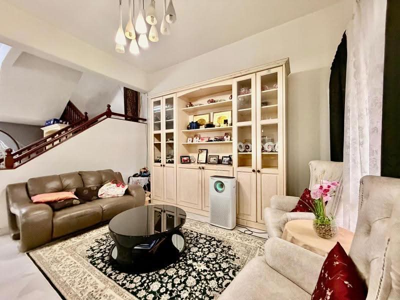 Rumah Teres 2-Tingkat untuk Dijual di Taman Tun Dr Ismail (Kuala Lumpur) - Yin Peng . - Living Room - PropertyGuru.com.my
