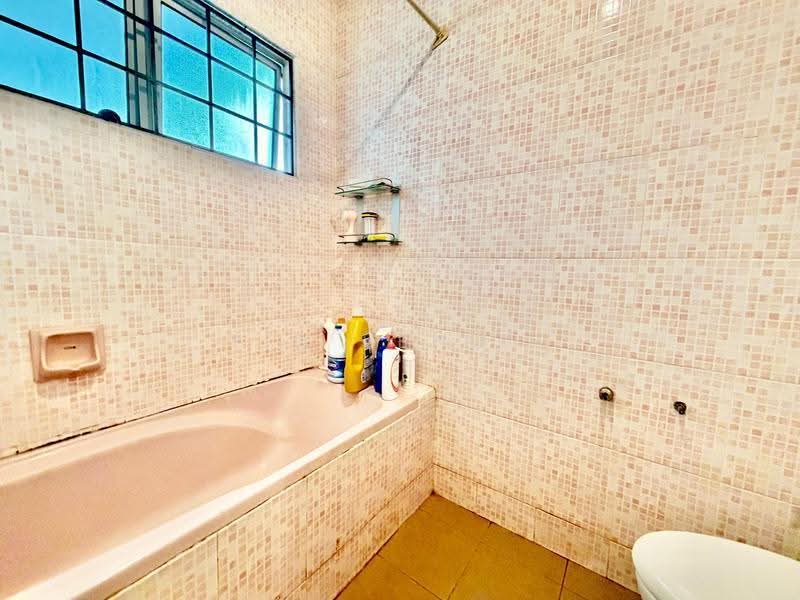 Rumah Teres 2-Tingkat untuk Dijual di Taman Tun Dr Ismail (Kuala Lumpur) - Yin Peng . - Bathroom - PropertyGuru.com.my