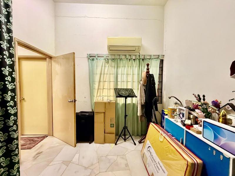 Rumah Teres 2-Tingkat untuk Dijual di Taman Tun Dr Ismail (Kuala Lumpur) - Yin Peng . - Bedroom - PropertyGuru.com.my