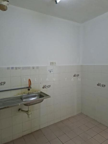 Pangsapuri untuk Disewa di Tasik Heights Apartment - Lilian Tan - Kitchen - PropertyGuru.com.my