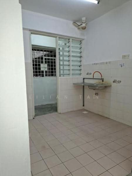 Pangsapuri untuk Disewa di Tasik Heights Apartment - Lilian Tan - Kitchen - PropertyGuru.com.my
