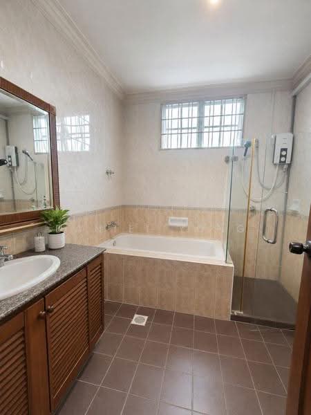 Semi-Detached House for Sale in Taman Redang (Johor Bahru) - Daniel Yong - Bathroom - PropertyGuru.com.my