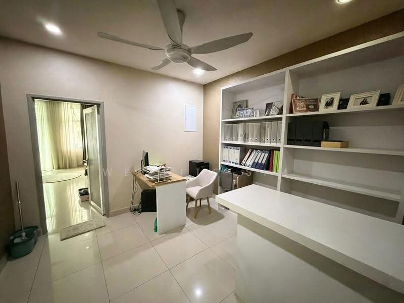 Rumah Teres 3-Tingkat untuk Dijual di Pantai Jerejak (Bayan Lepas) - Welwits Sim - Study - PropertyGuru.com.my