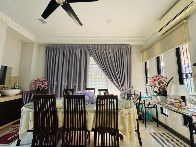 Rumah Berkembar untuk Dijual di Seksyen 24 (Shah Alam) - Ahmad Fadlee - PropertyGuru.com.my
