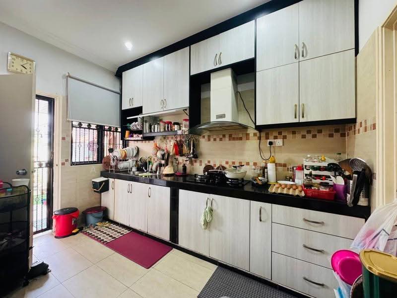 Rumah Berkembar untuk Dijual di Seksyen 24 (Shah Alam) - Ahmad Fadlee - PropertyGuru.com.my