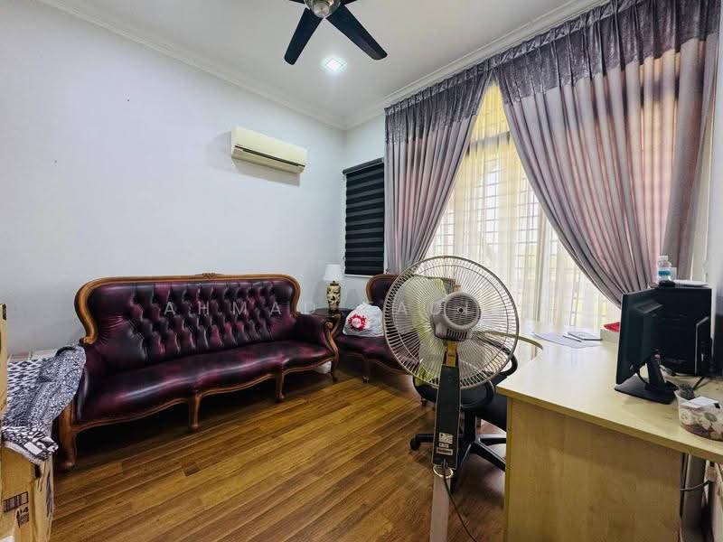 Rumah Berkembar untuk Dijual di Seksyen 24 (Shah Alam) - Ahmad Fadlee - PropertyGuru.com.my