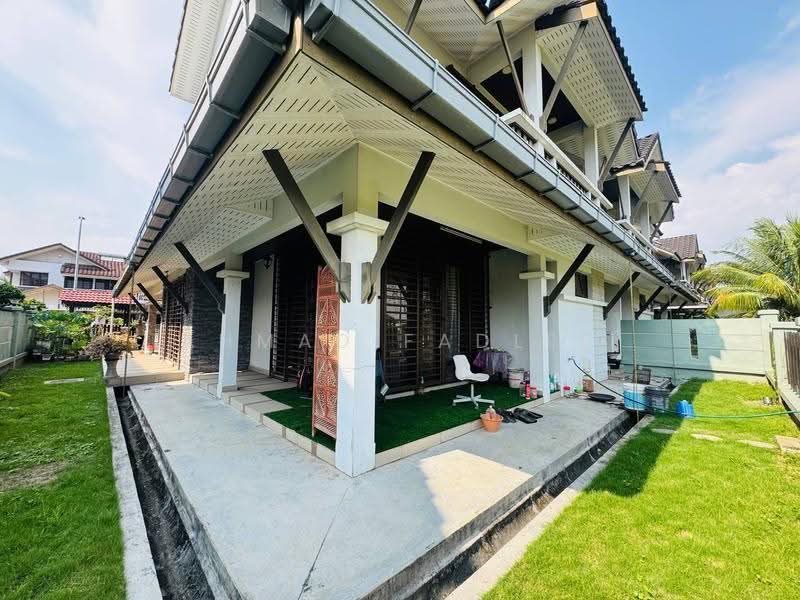 Rumah Berkembar untuk Dijual di Seksyen 24 (Shah Alam) - Ahmad Fadlee - PropertyGuru.com.my
