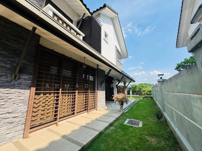 Rumah Berkembar untuk Dijual di Seksyen 24 (Shah Alam) - Ahmad Fadlee - PropertyGuru.com.my
