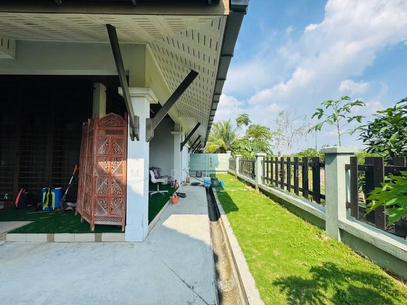 Rumah Berkembar untuk Dijual di Seksyen 24 (Shah Alam) - Ahmad Fadlee - PropertyGuru.com.my