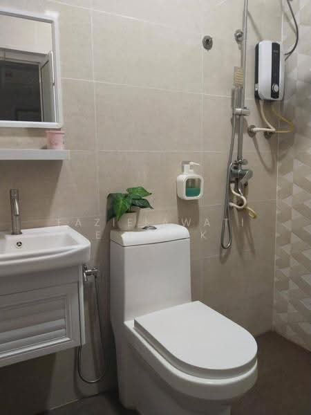 Bungalow House for Sale in Binjai (Terengganu) - Fazielawatie Ishak - Bathroom - PropertyGuru.com.my