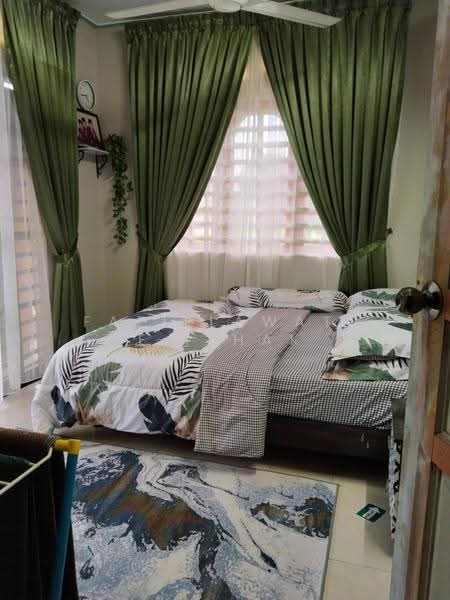 Bungalow House for Sale in Binjai (Terengganu) - Fazielawatie Ishak - Bedroom - PropertyGuru.com.my