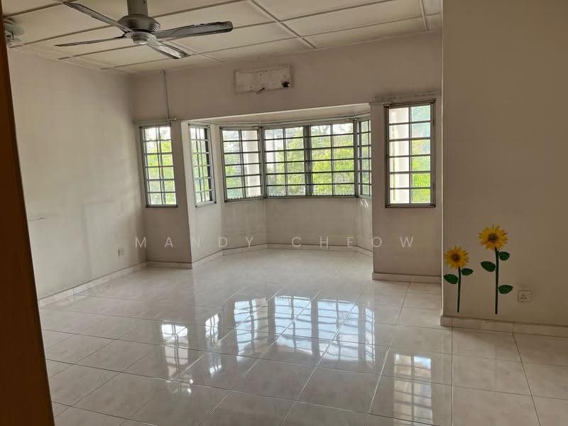 2-storey Terraced House for Sale in Taman Sri Putra Mas (Sungai Buloh) - Mandy Cheow - Living Room - PropertyGuru.com.my
