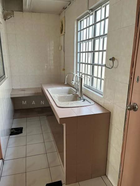 2-storey Terraced House for Sale in Taman Sri Putra Mas (Sungai Buloh) - Mandy Cheow - Kitchen - PropertyGuru.com.my