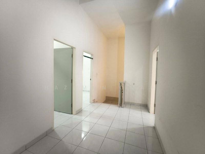 Rumah Teres 2-Tingkat untuk Dijual di Puncak Alam (Selangor) - Hazeman Omar - Corridor - PropertyGuru.com.my