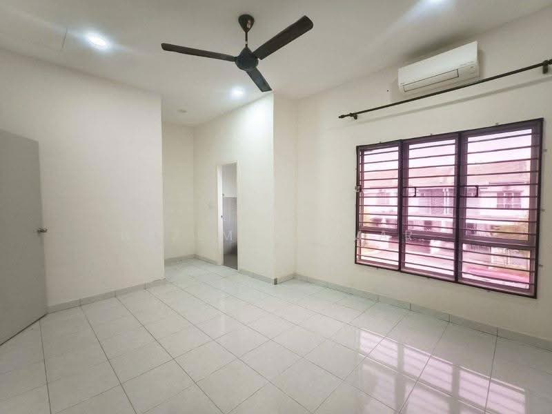 Rumah Teres 2-Tingkat untuk Dijual di Puncak Alam (Selangor) - Hazeman Omar - Living Room - PropertyGuru.com.my