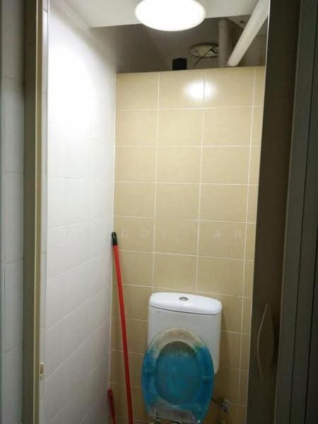 Pangsapuri untuk Dijual di BL Garden - Freddy Tan - Bathroom - PropertyGuru.com.my