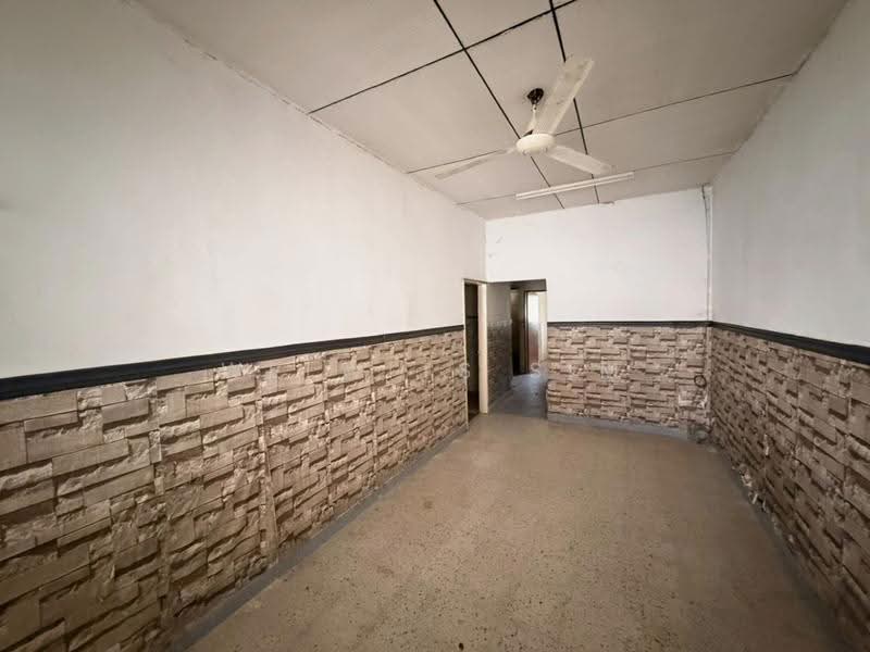 1-storey Terraced House for Sale in Pantai Jerejak (Bayan Lepas) - Welwits Sim - Interior - PropertyGuru.com.my