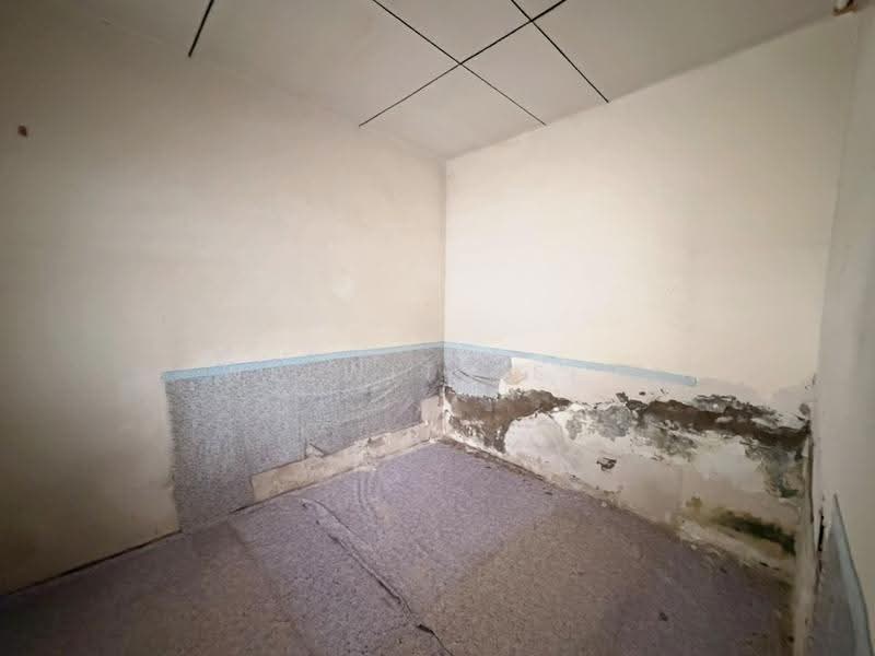 1-storey Terraced House for Sale in Pantai Jerejak (Bayan Lepas) - Welwits Sim - Interior - PropertyGuru.com.my