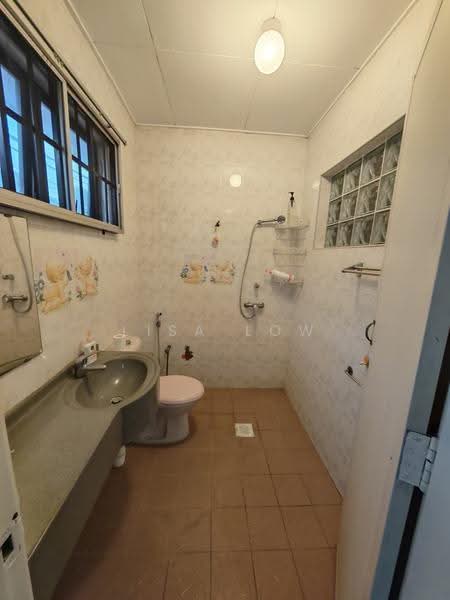 Rumah Teres 2-Tingkat untuk Disewa di Bandar Utama 10 (Bandar Utama) - Lisa Low - Bathroom - PropertyGuru.com.my