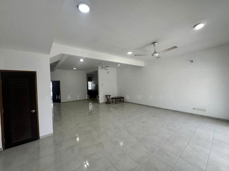 Rumah Teres 2-Tingkat untuk Dijual di Serene Heights (Semenyih) - Khairol Awang - Living Room - PropertyGuru.com.my