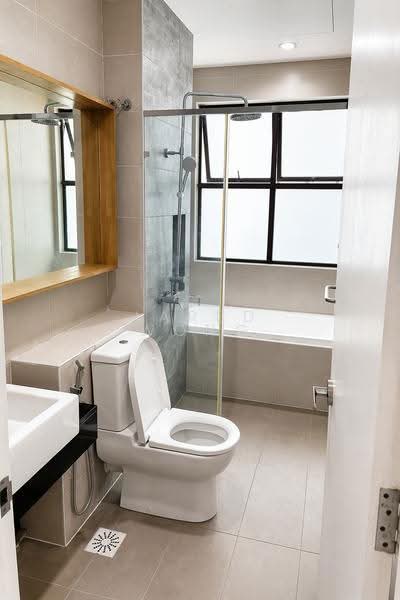 Kondominium untuk Disewa di Isle of Kamares - Jared Wong - Bathroom - PropertyGuru.com.my