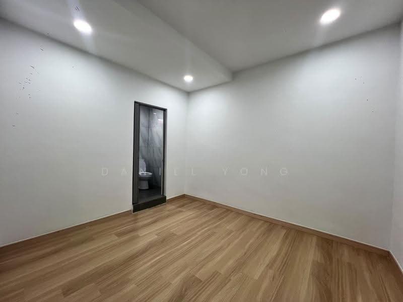 Rumah Teres 1-Tingkat untuk Dijual di Taman Teok (Kulai) - Daniel Yong - Bathroom - PropertyGuru.com.my
