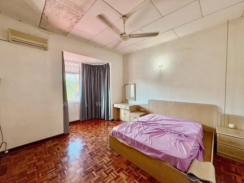 2-storey Terraced House for Sale in Pantai Jerejak (Bayan Lepas) - Welwits Sim - Bedroom - PropertyGuru.com.my