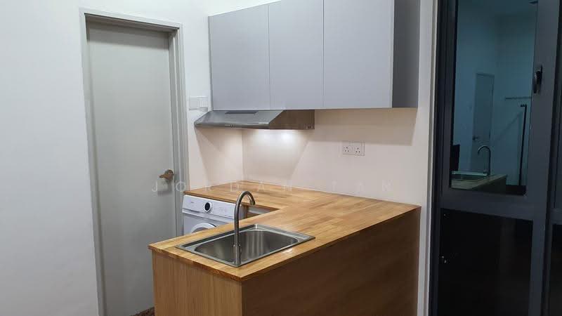 Kediaman Servis untuk Dijual di Pacific Star (Service Residence) - Jordan Tan - Kitchen - PropertyGuru.com.my