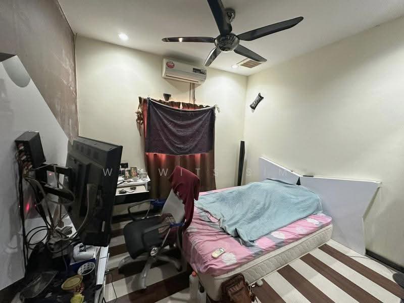 1-storey Terraced House for Sale in Pantai Jerejak (Bayan Lepas) - Welwits Sim - Bedroom - PropertyGuru.com.my