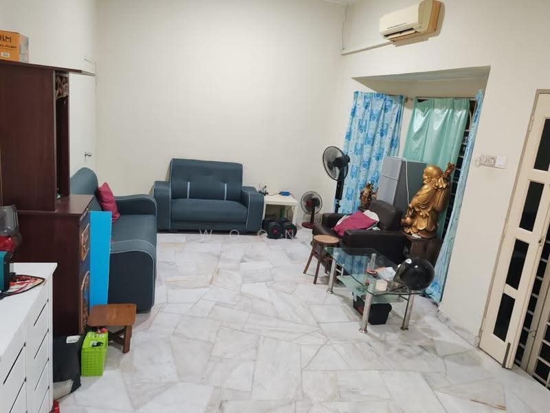 Rumah Teres 1-Tingkat untuk Dijual di Taman Bunga Raya (Bukit Baru) - Woon . - Living Room - PropertyGuru.com.my