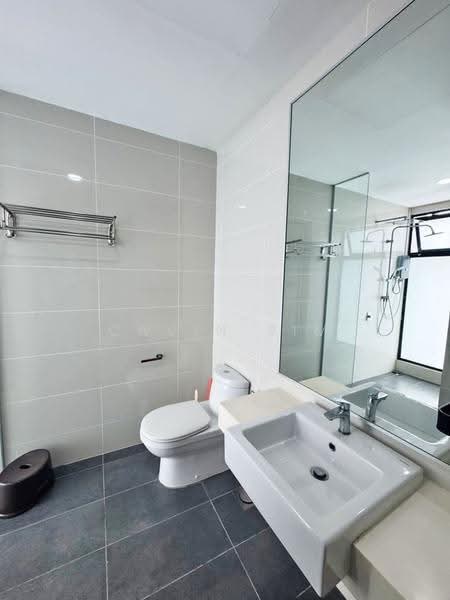 Condominium for Rent at Southkey Mosaic - Cavin Sim - Bathroom - PropertyGuru.com.my