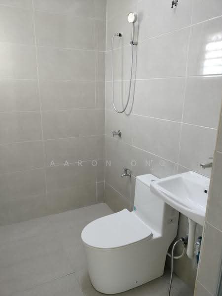 Pangsapuri untuk Dijual di Block 42 Taman Teratai Mewah - Aaron Ong - Bathroom - PropertyGuru.com.my