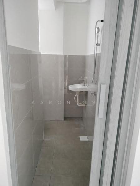 Pangsapuri untuk Dijual di Block 42 Taman Teratai Mewah - Aaron Ong - Bathroom - PropertyGuru.com.my