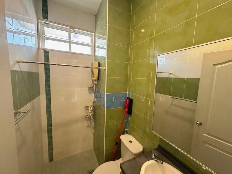 2-storey Terraced House for Sale in Pantai Jerejak (Bayan Lepas) - Welwits Sim - Bathroom - PropertyGuru.com.my