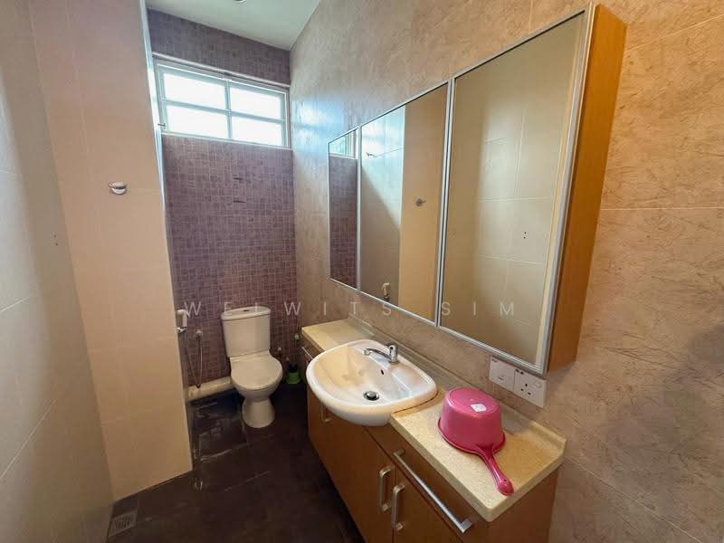 2-storey Terraced House for Sale in Pantai Jerejak (Bayan Lepas) - Welwits Sim - Bathroom - PropertyGuru.com.my