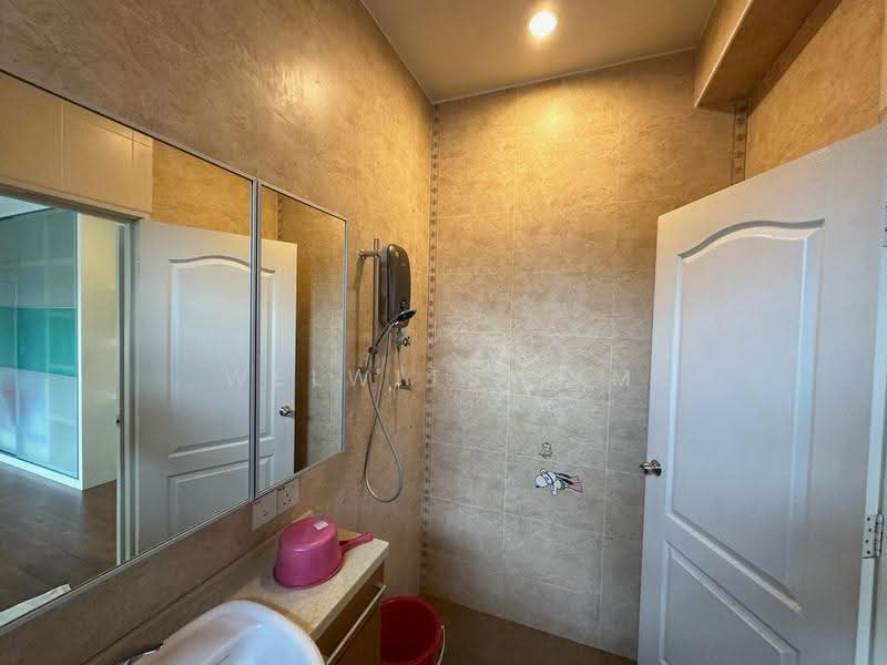 2-storey Terraced House for Sale in Pantai Jerejak (Bayan Lepas) - Welwits Sim - Bathroom - PropertyGuru.com.my
