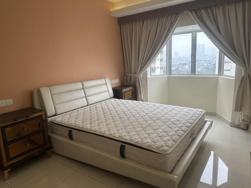 Kondominium untuk Dijual di Endah Regal Condominium - Shirley Wai - Bedroom - PropertyGuru.com.my