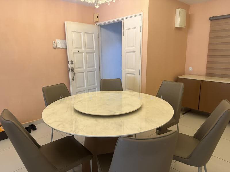 Kondominium untuk Dijual di Endah Regal Condominium - Shirley Wai - Dining Room - PropertyGuru.com.my