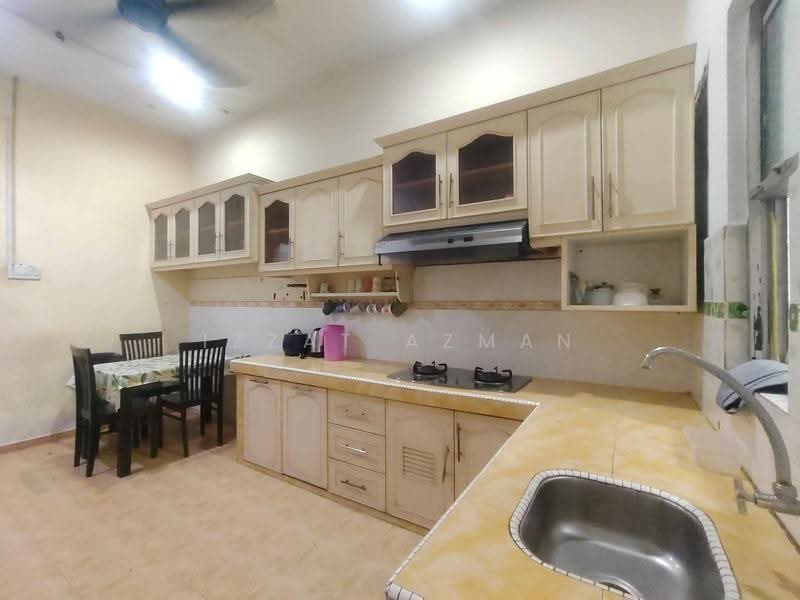 1-storey Terraced House for Sale in Kuantan (Pahang) - Izzat Azman - Kitchen - PropertyGuru.com.my