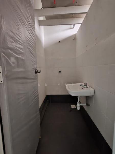 Kedai / Pejabat untuk Disewa di Rembia (Alor Gajah) - KK Yap - Bathroom - PropertyGuru.com.my