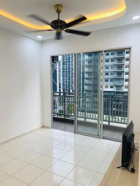 Kondominium untuk Disewa di Residensi Adelia 3 - Soon Sheng Law - Living Room - PropertyGuru.com.my