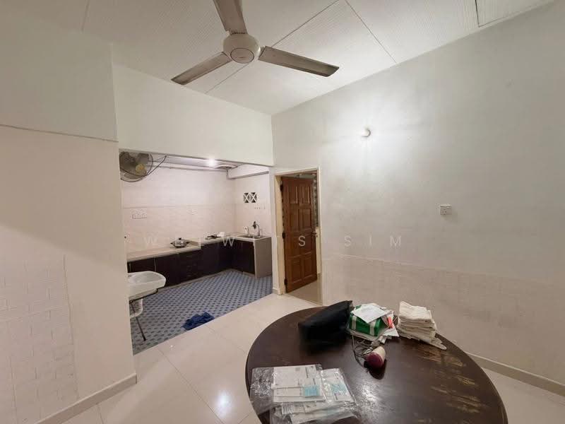 1-storey Terraced House for Sale in Pantai Jerejak (Bayan Lepas) - Welwits Sim - Kitchen - PropertyGuru.com.my